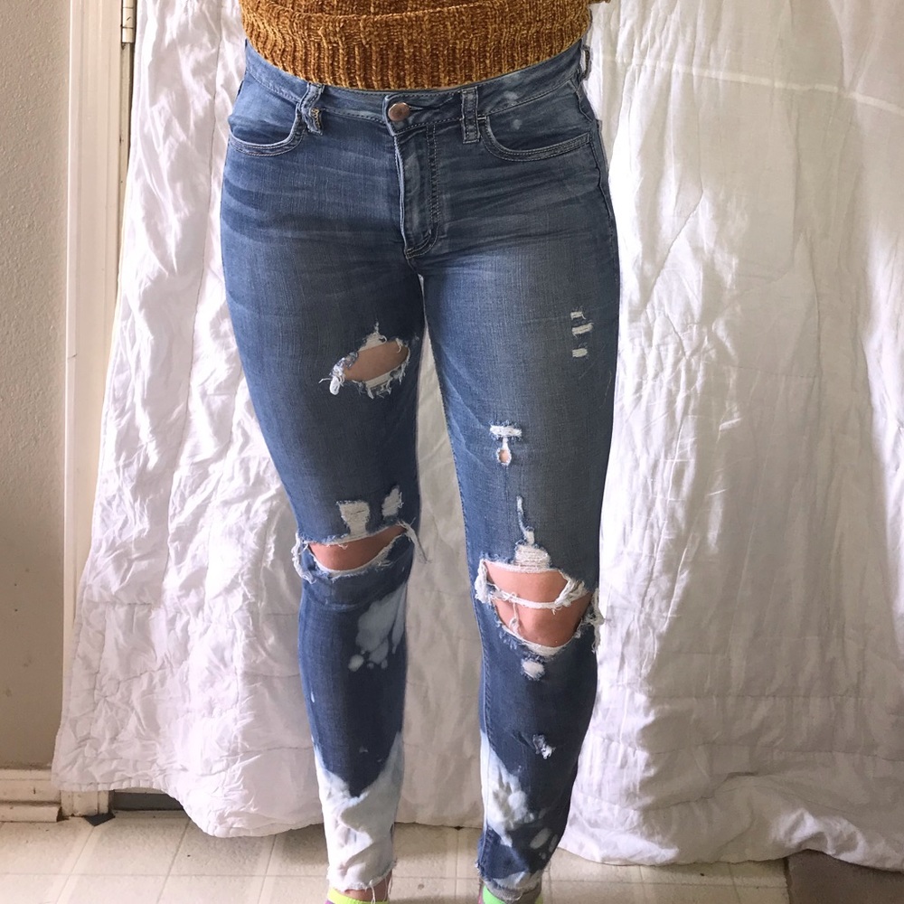American Eagle Distressed High Rise Jeans Size 6
